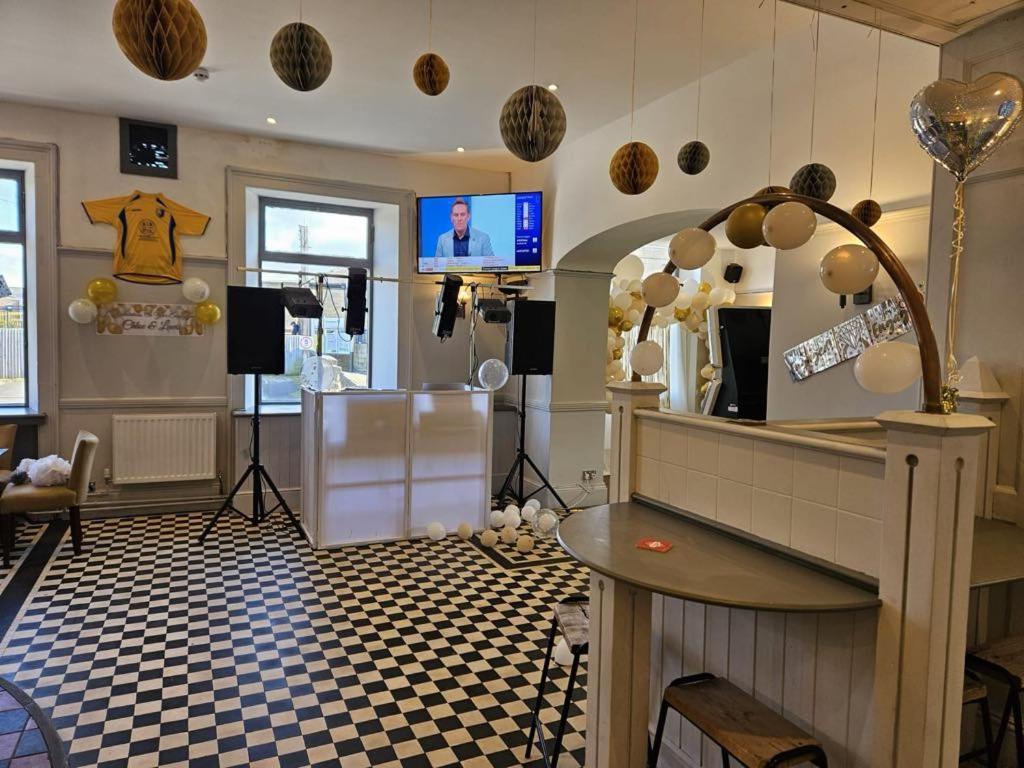 מנספילד Midlands Hotel מראה חיצוני תמונה