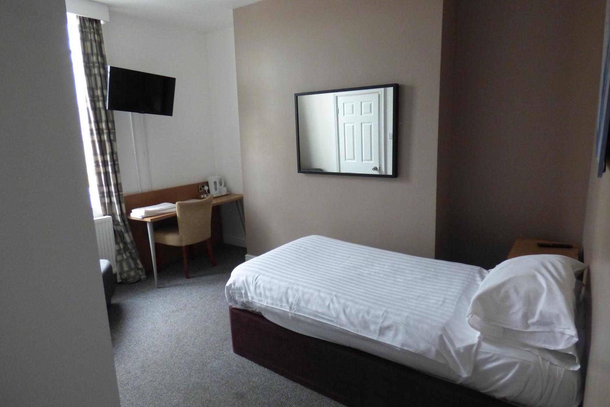 מנספילד Midlands Hotel מראה חיצוני תמונה